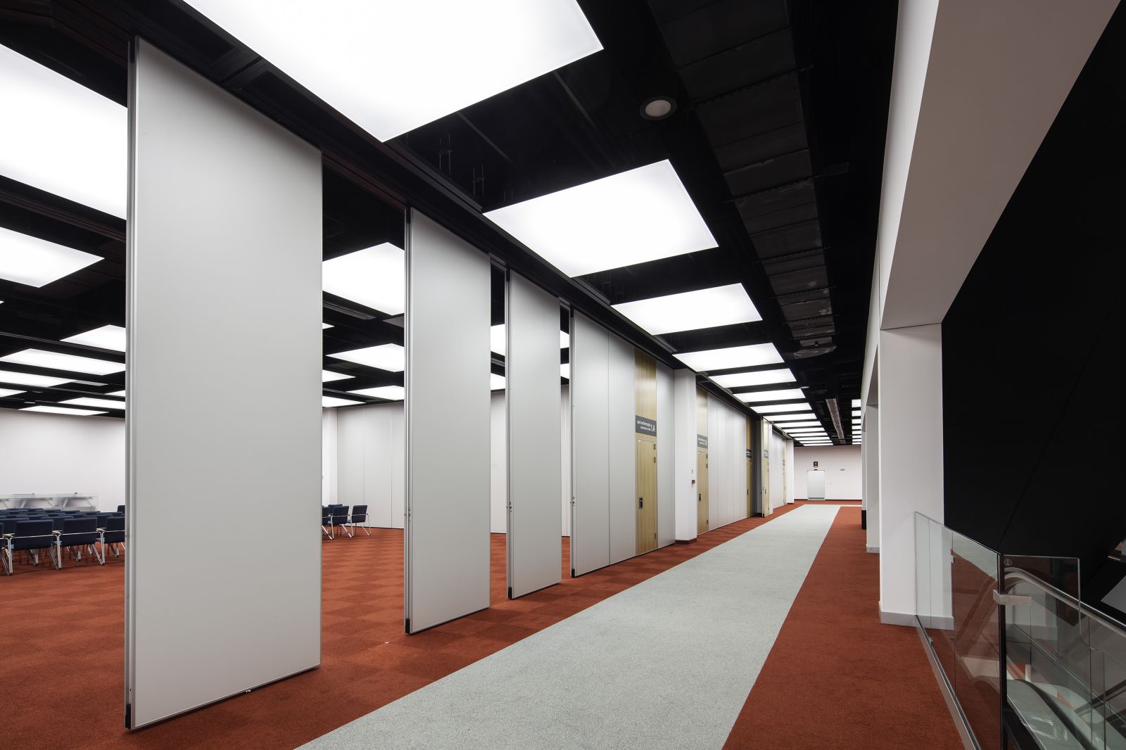 Sager Mobile System-Wand AG Background