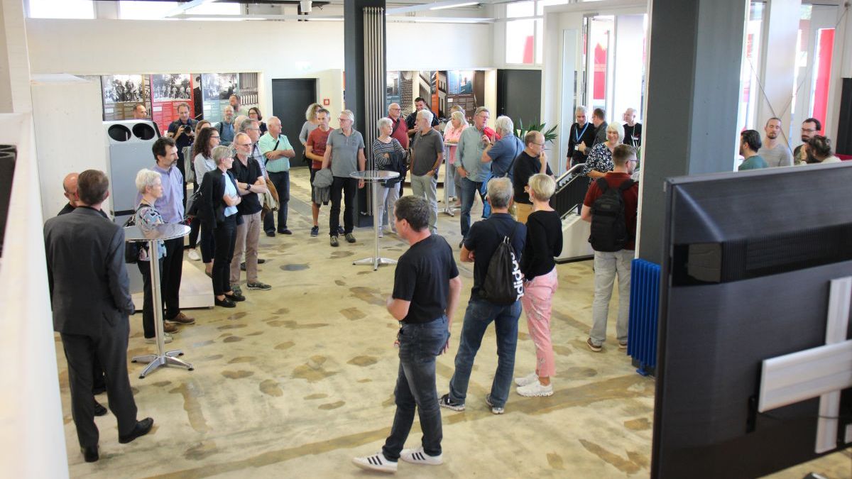 . Bei der Firma Zehnder Group Schweiz AG wurden die Besucherinnen und Besucher durch den Produktionsleiter Felix Meier in der Zehnder Academy empfangen.