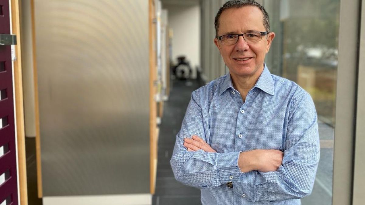 Im Bauherren Podcast Schweiz spricht Marcel Baumli, Produktmanager für Heizkörper bei Zehnder Group Schweiz AG, über die richtige Wahl des Heizkörpers.
