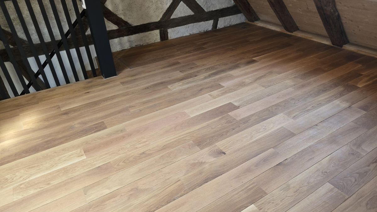 Bodenbeläge aus Holzparkett - Textil - Linoleum - Renovationen - WAiSCH