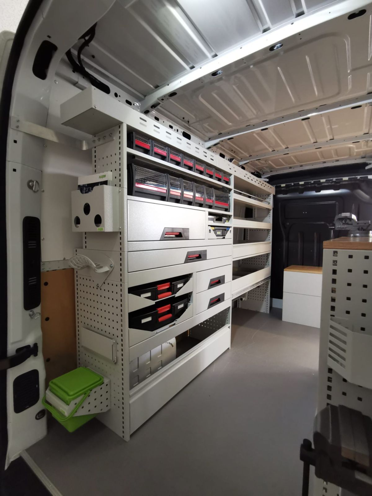 Loosli Fahrzeugeinrichtungen GmbH - WAISCH