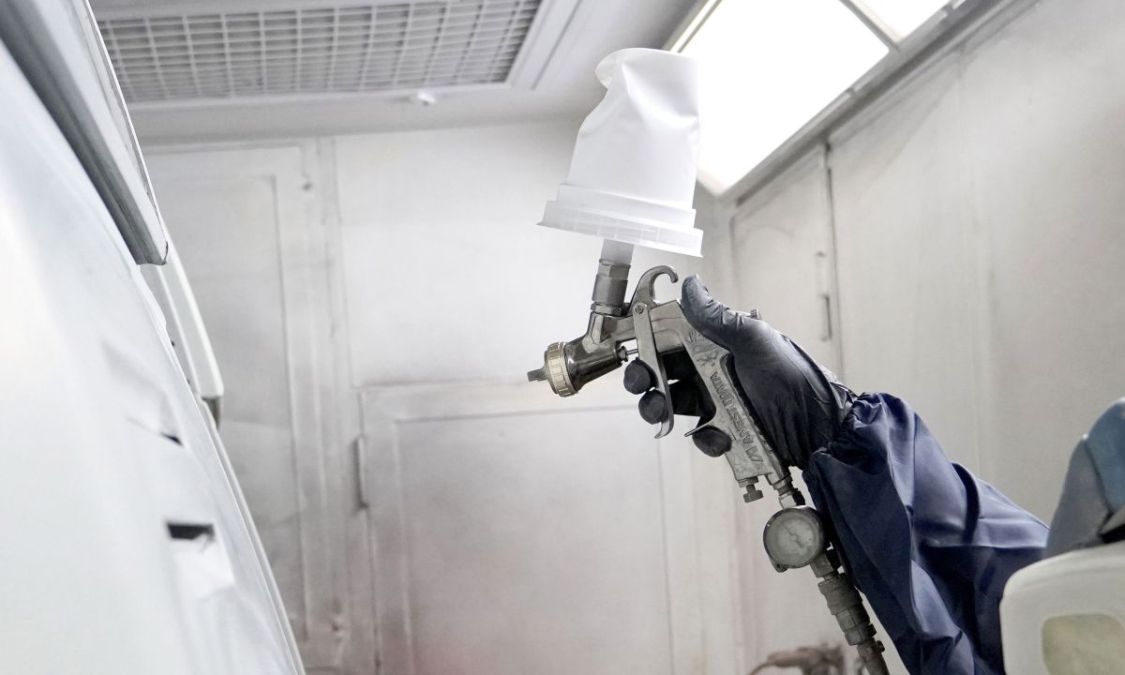 Nasslackierung und Patinierung – Präzise Oberflächengestaltung - WAISCH