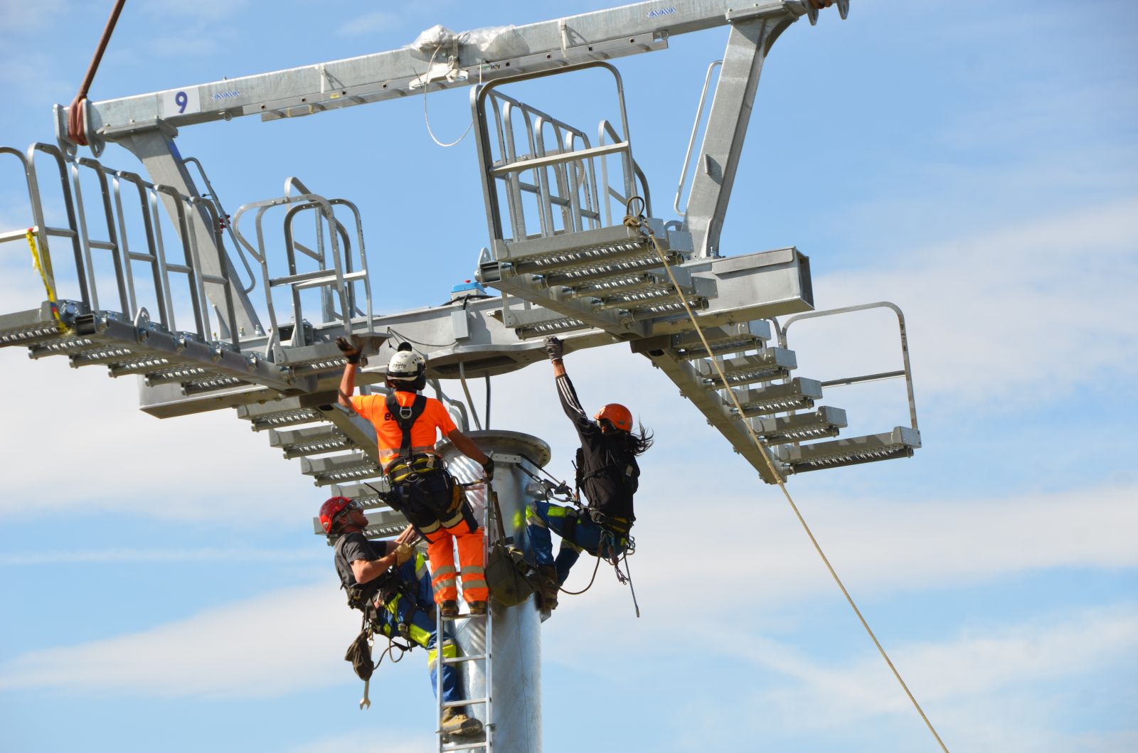 von Rotz & Wiedemar AG Background