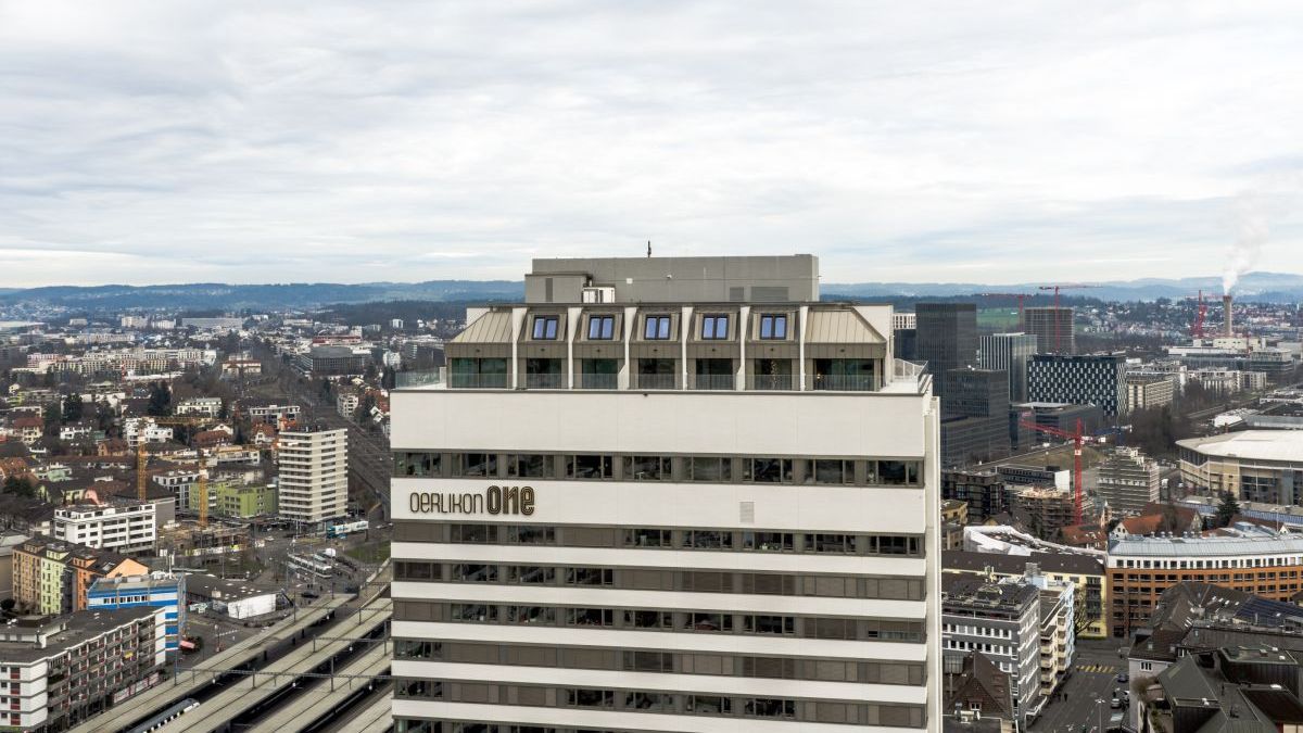 Professionelle Drohnenaufnahmen in Zürich & der Schweiz – hochwertige Luftbilder, FPV-Drohnenvideos und Immobilienaufnahmen von SkyFrame Media.