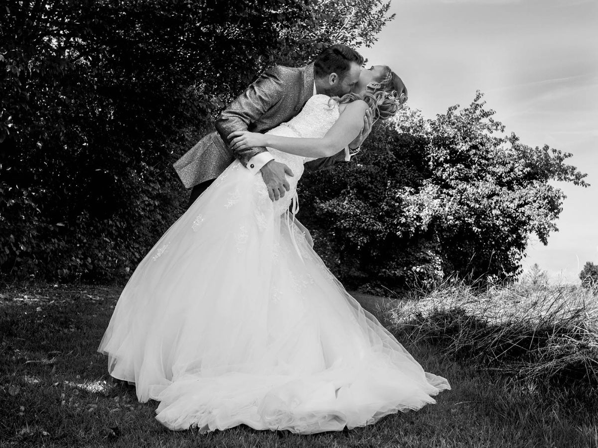 emotionale Hochzeitsszene während Hochzeitsreportage in Bern
