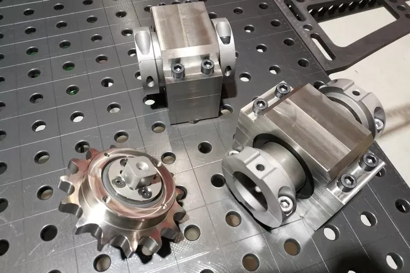 Wartungsfreie Hochtemperaturlager bis 580°C – Robuste Stehlagereinheiten für thermische Fördertech..