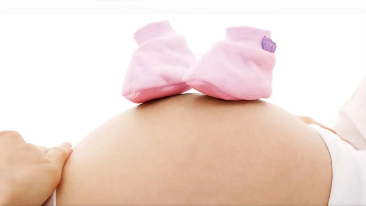 Schwangerschafts-Shooting Luzern: Emotionale Babybauch-Fotos - WAiSCH