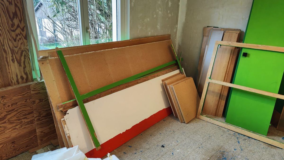 Demontierte Wände und Schränke