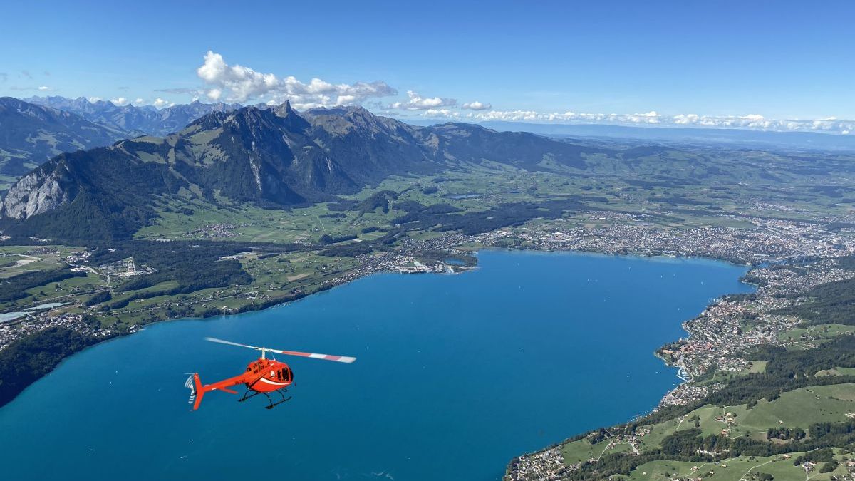 Unser Gäste erleben ein einzigartiges Abenteuer auf dieser Helikopter-Tour mit der schönsten Sicht auf den Thunsersee