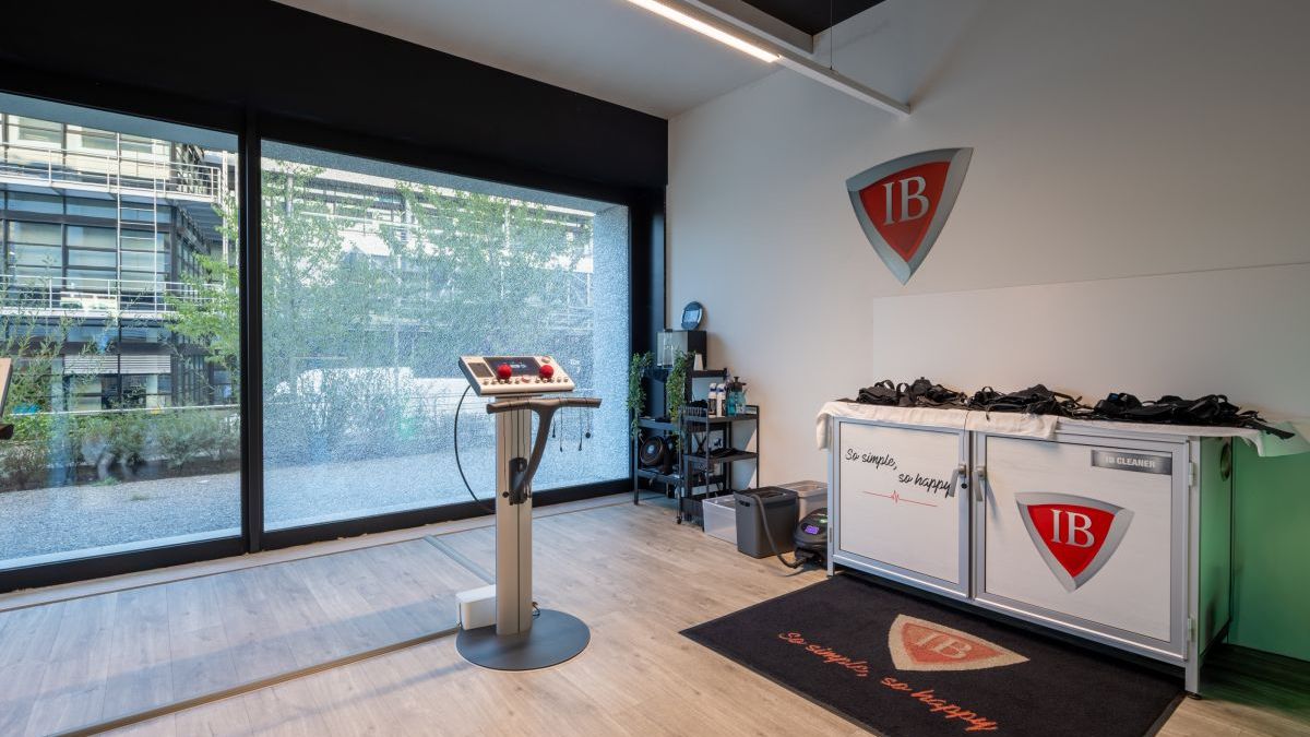 Iron Bodyfit Altstetten
Baslerstrasse 73
8048 Zürich
