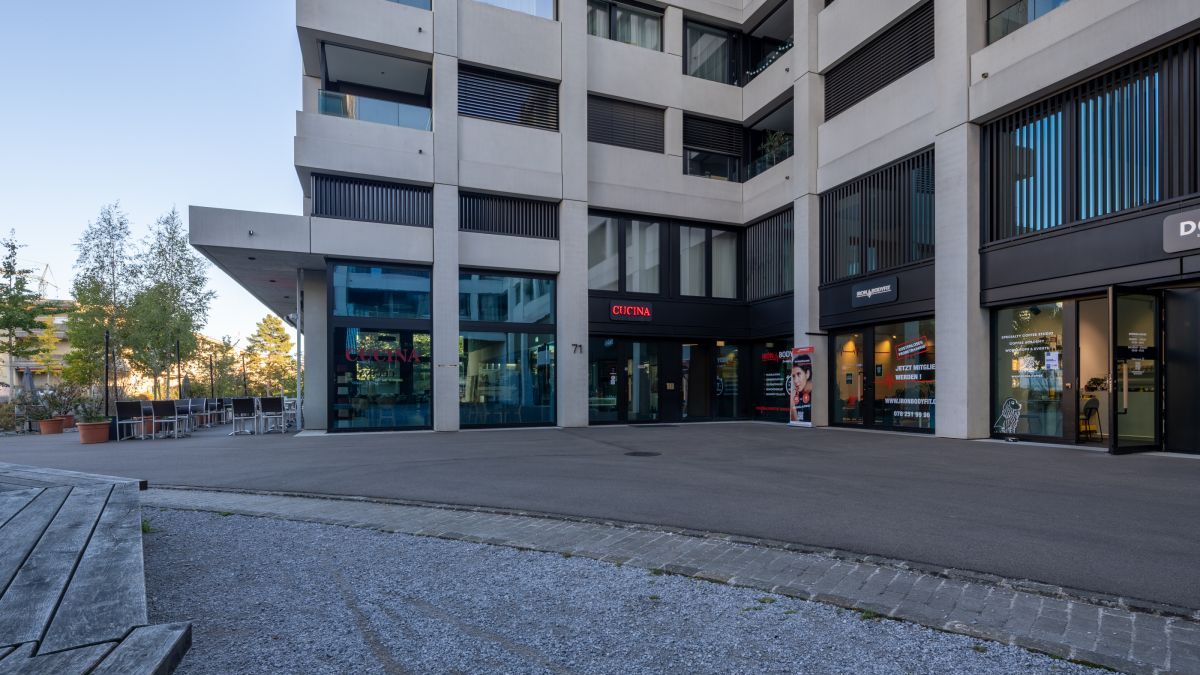 Modernes EMS Training bei Iron Bodyfit Altstetten in Zürich mit professioneller miha bodytec Technologie. Die Elektromuskelstimulation hat ihre Ursprünge in Medizin und Rehabilitation und wird heute für effizientes, persönlich betreutes Ganzkörpertraining eingesetzt.